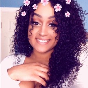 Meet your Posher, Kayla